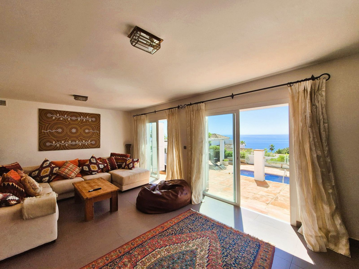 55d10c9ea9c738515c8ed889f7cace4c - 24