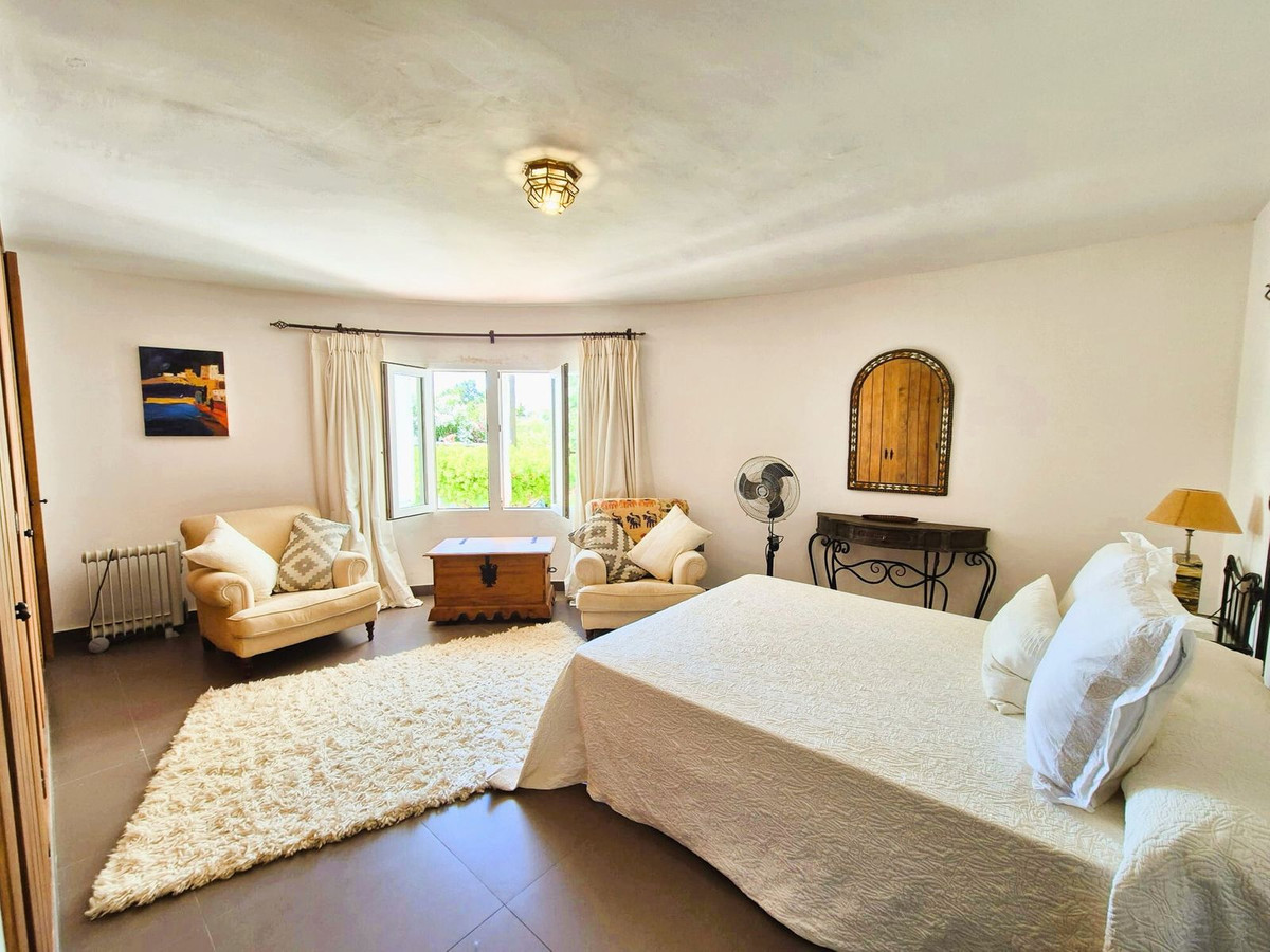 55d10c9ea9c738515c8ed889f7cace4c - 26