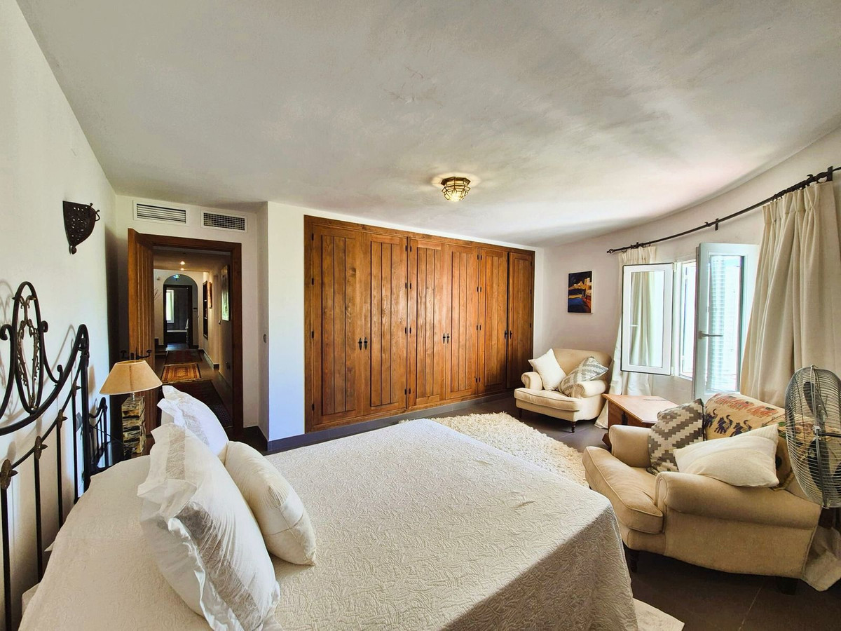 55d10c9ea9c738515c8ed889f7cace4c - 27