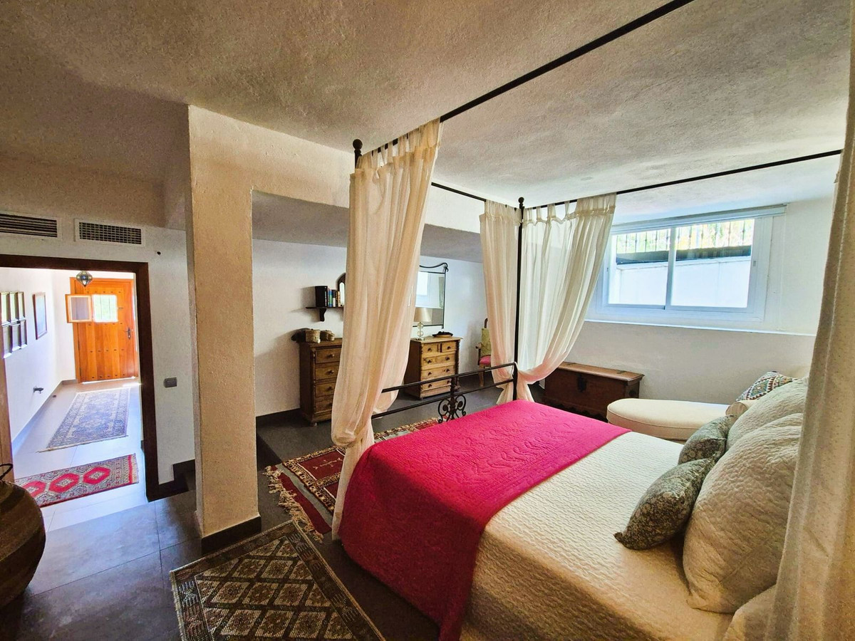 55d10c9ea9c738515c8ed889f7cace4c - 30