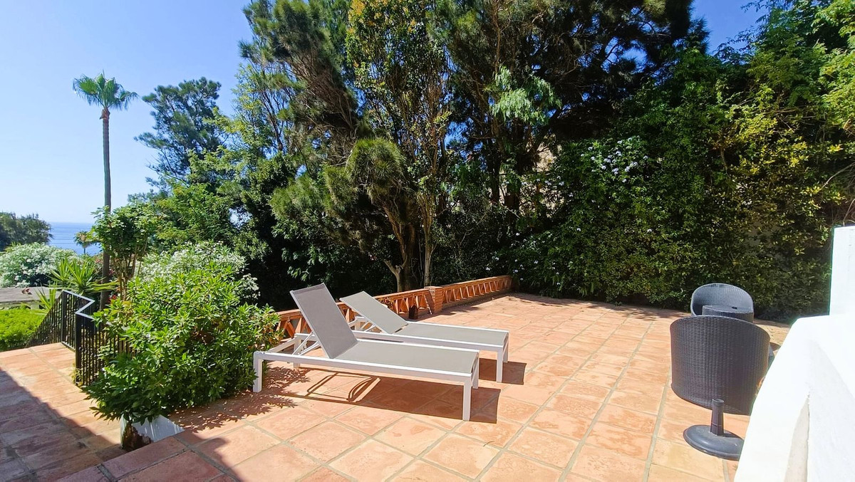 55d10c9ea9c738515c8ed889f7cace4c - 37