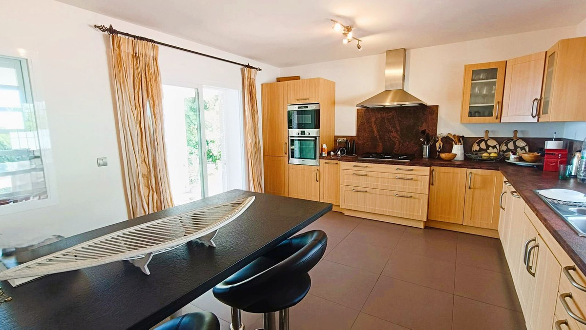 55d10c9ea9c738515c8ed889f7cace4c - 9