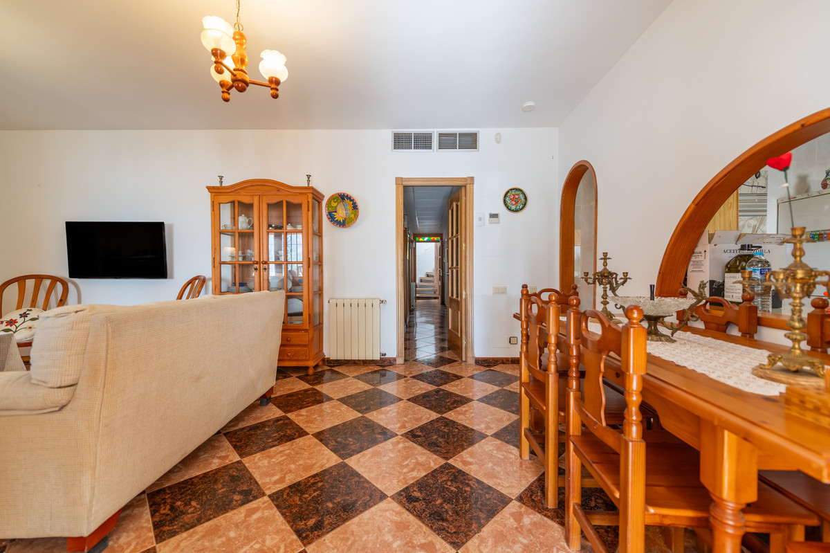 55e8d3c4d876d9abb8d9e8eaed192d34 - 17