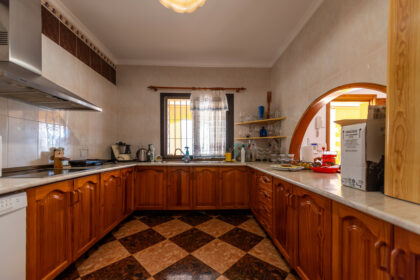 55e8d3c4d876d9abb8d9e8eaed192d34 - 19