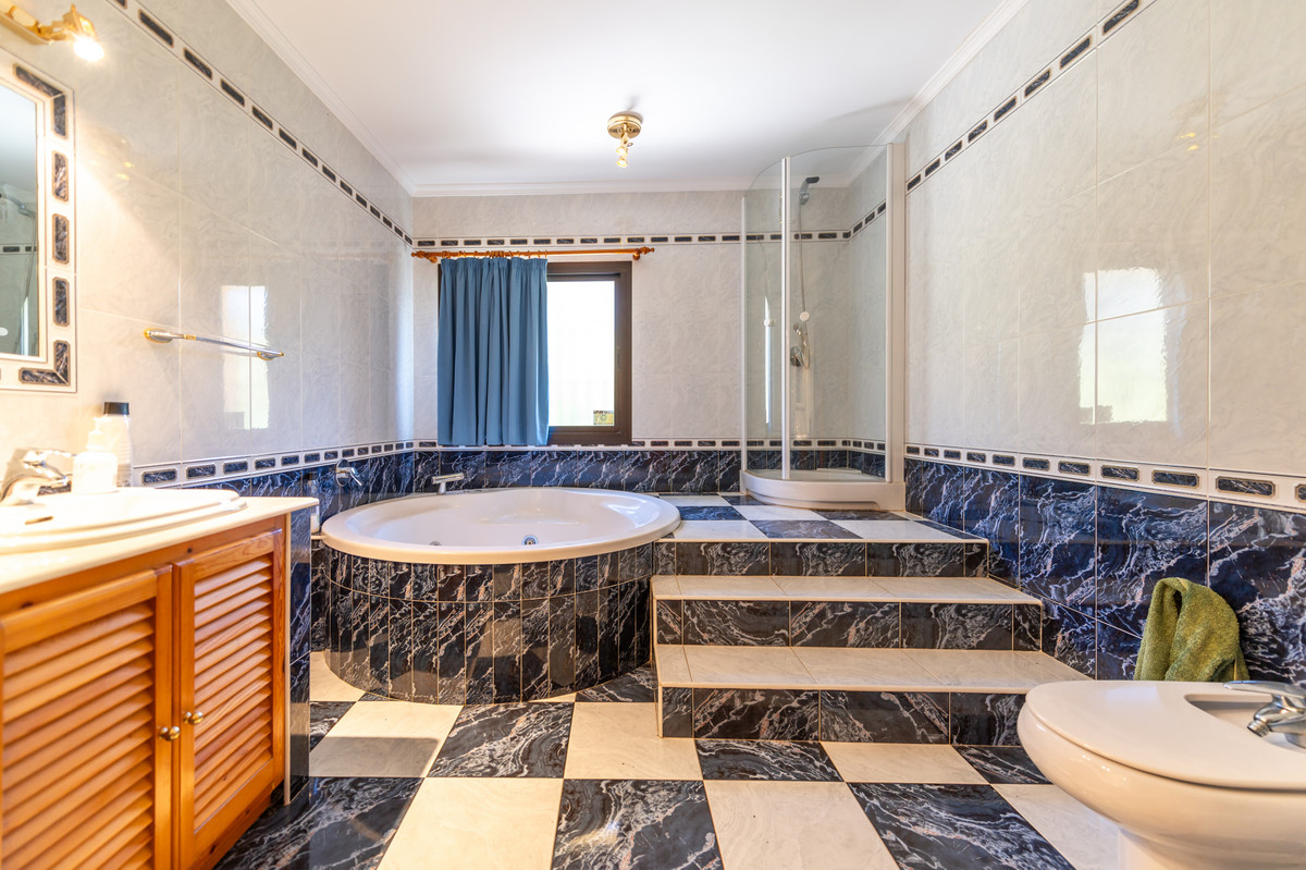 55e8d3c4d876d9abb8d9e8eaed192d34 - 20