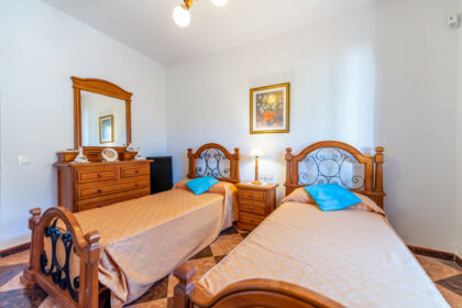 55e8d3c4d876d9abb8d9e8eaed192d34 - 22