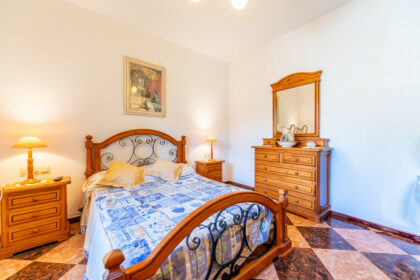 55e8d3c4d876d9abb8d9e8eaed192d34 - 24