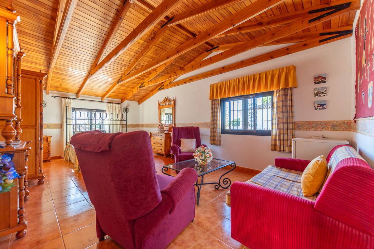 55e8d3c4d876d9abb8d9e8eaed192d34 - 35