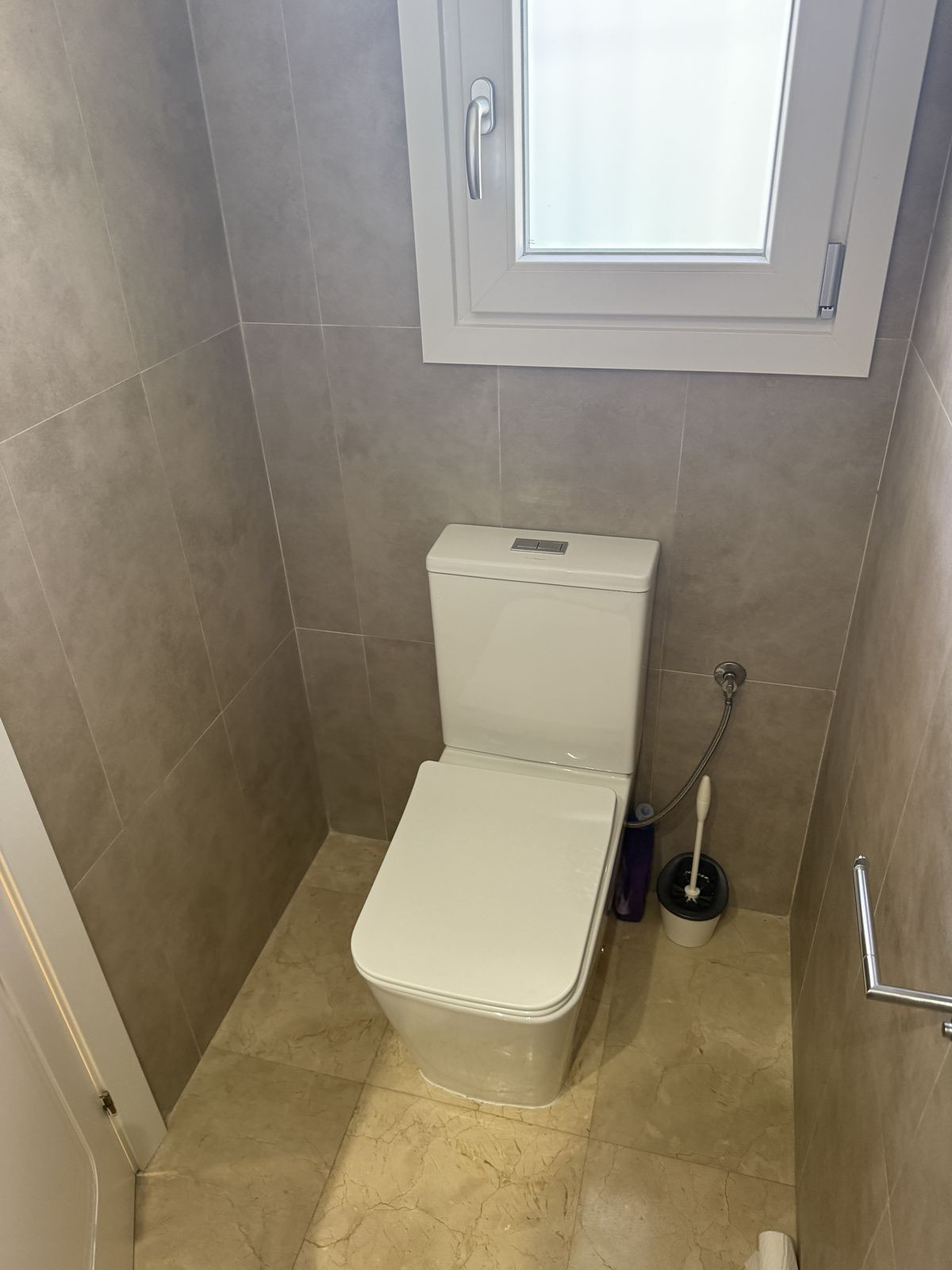 55ec52eef6097ad9d8dfa83fa0c6e402 - 18