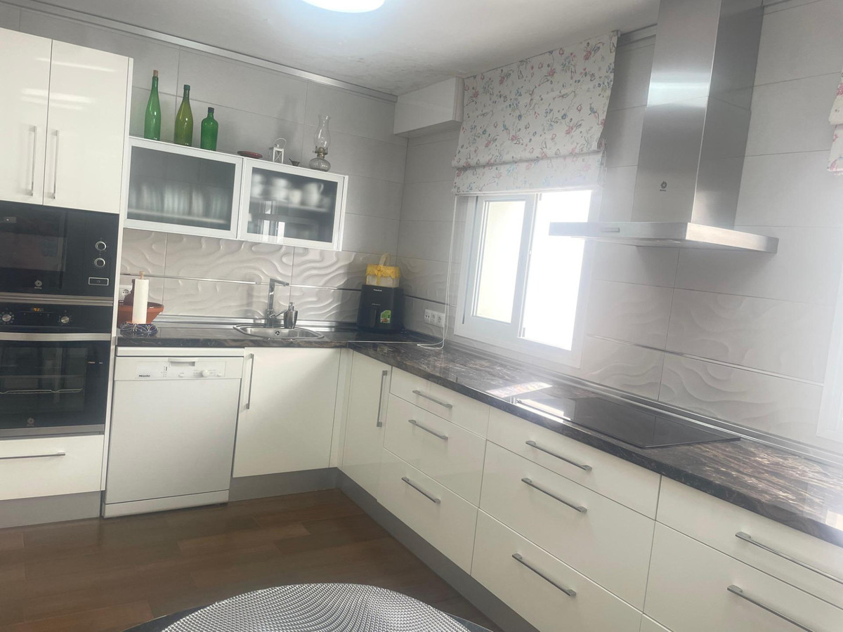 57ad1f67dbc6c3820da5d516b4b085ca - 14