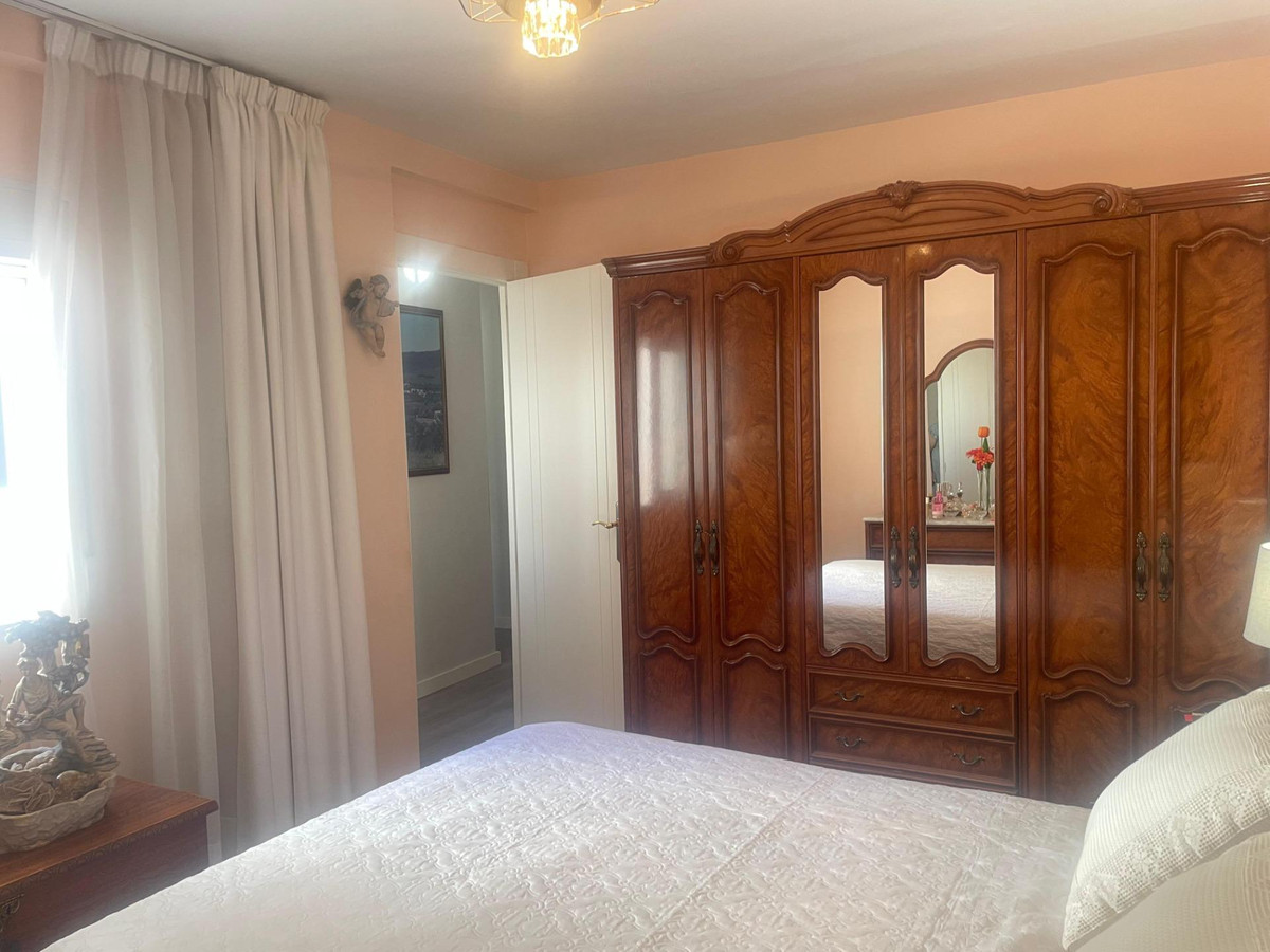 57ad1f67dbc6c3820da5d516b4b085ca - 17