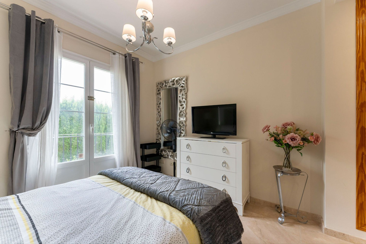 5838c6b81e747c96e993f72010d45329 - 13