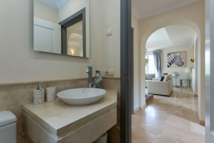 5838c6b81e747c96e993f72010d45329 - 18