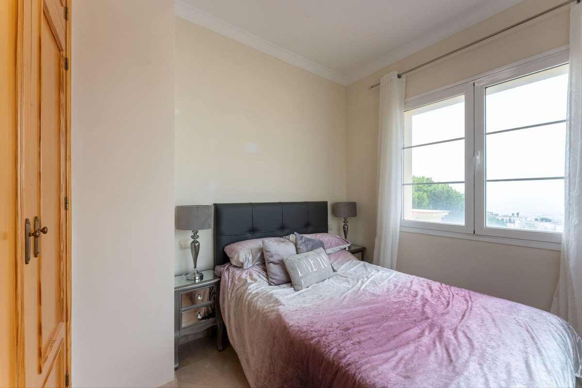 5838c6b81e747c96e993f72010d45329 - 26