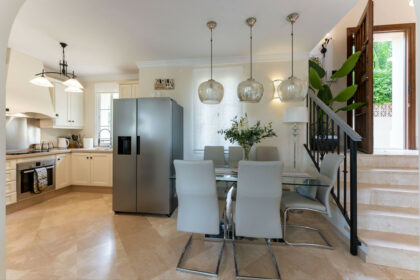 5838c6b81e747c96e993f72010d45329 - 9