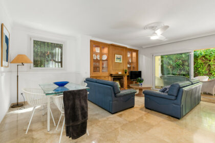 585b4f95e23a6575ac39eb3c08e8db3e - 14