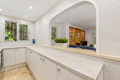 585b4f95e23a6575ac39eb3c08e8db3e - 26