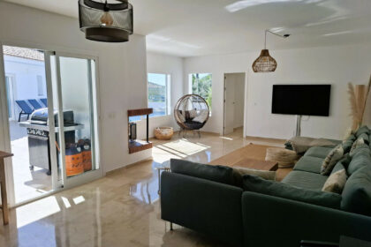 594f4453fafb1741712f20f3f03ddd04 - 11