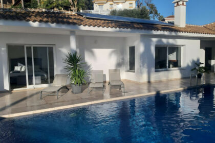 594f4453fafb1741712f20f3f03ddd04 - 19