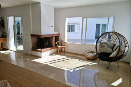 594f4453fafb1741712f20f3f03ddd04 - 22