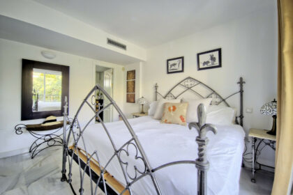 59adf5b75bbecb543ea0d1b3f6880c2f - 19