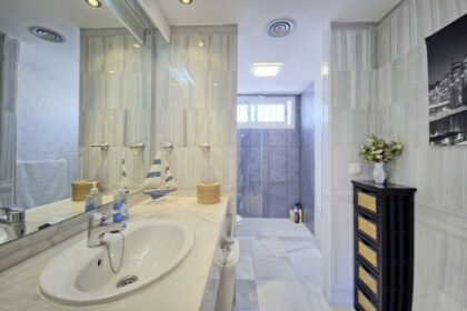 59adf5b75bbecb543ea0d1b3f6880c2f - 23