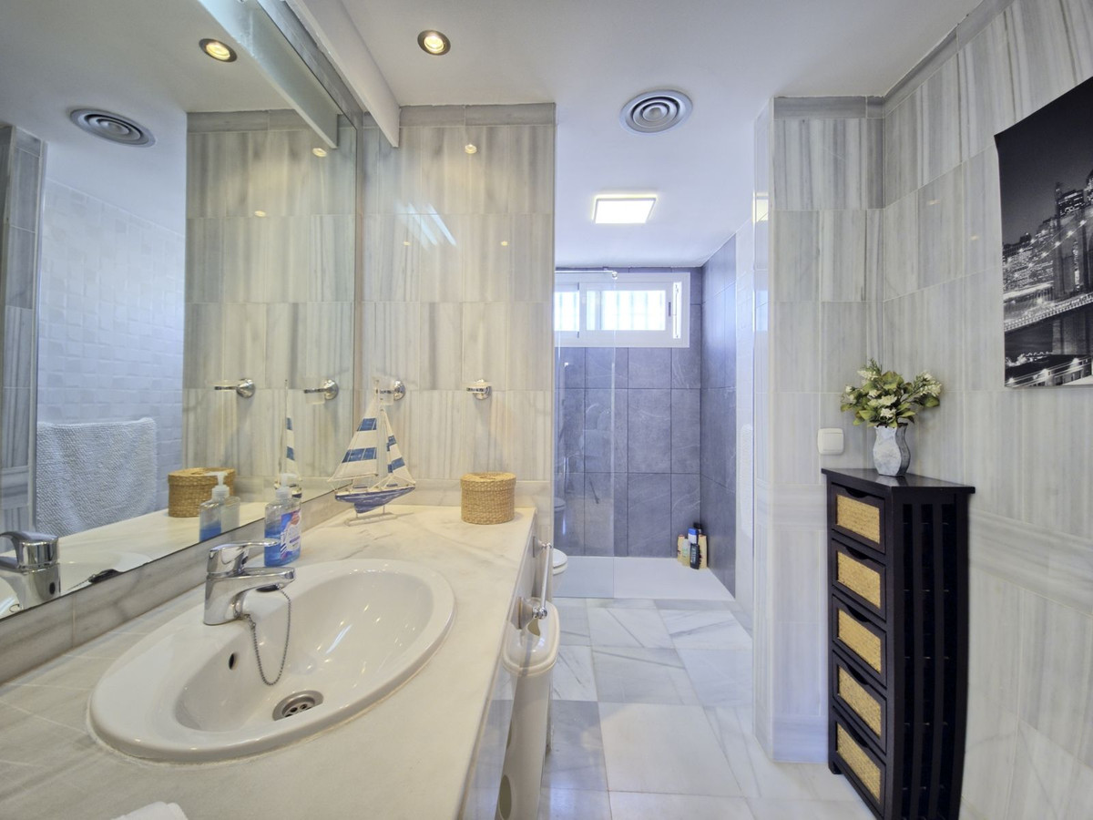 59adf5b75bbecb543ea0d1b3f6880c2f - 23