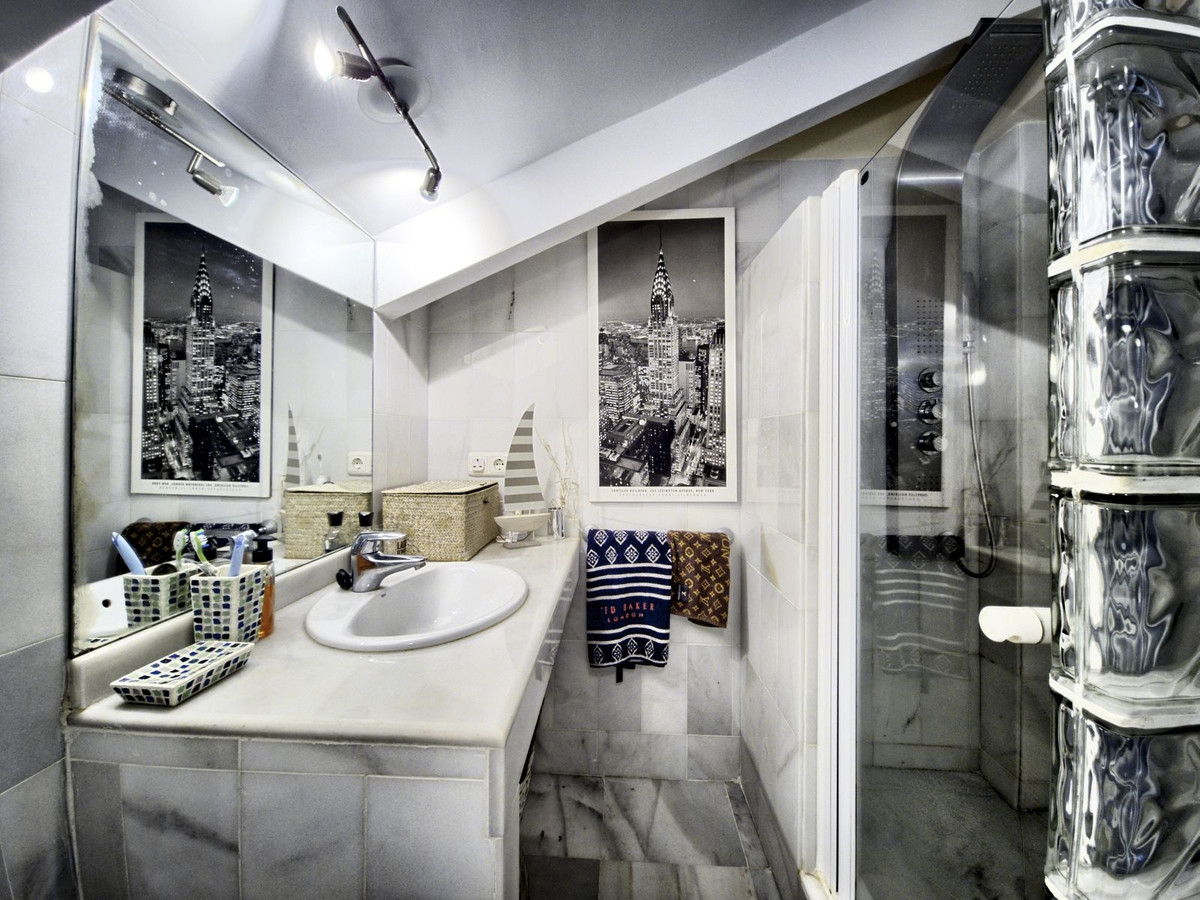 59adf5b75bbecb543ea0d1b3f6880c2f - 35