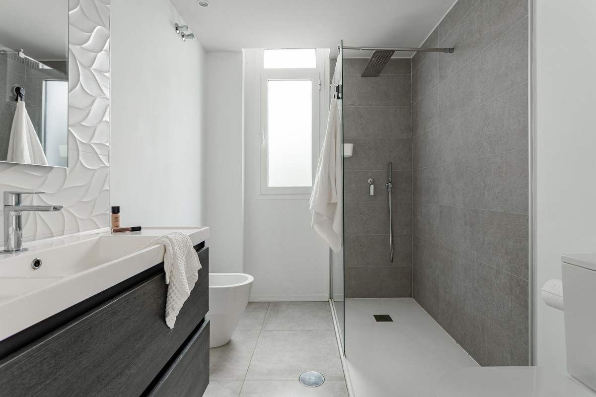 5a33bb469e6742f6cb649feea9f8b1c9 - 15