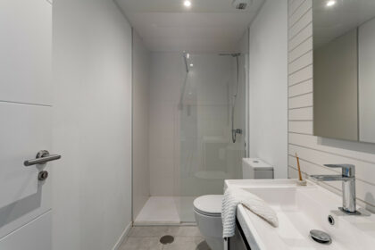 5a33bb469e6742f6cb649feea9f8b1c9 - 19