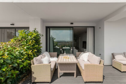 5a33bb469e6742f6cb649feea9f8b1c9 - 23