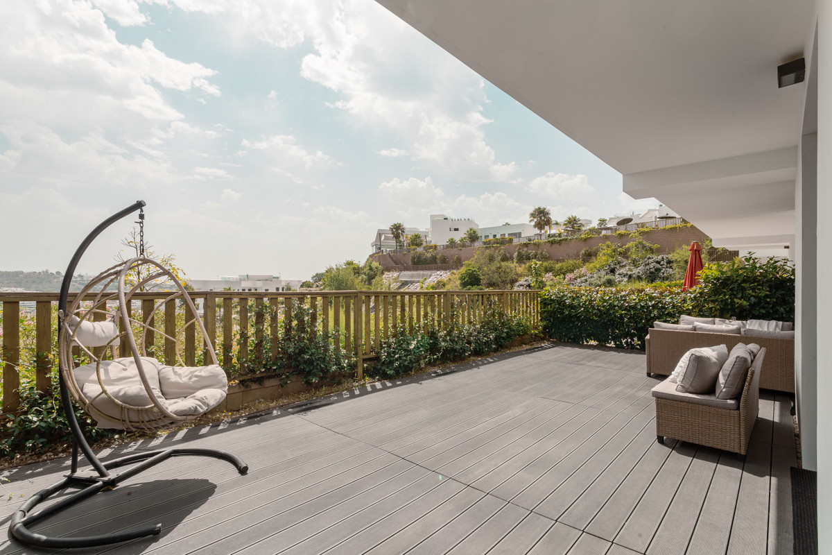 5a33bb469e6742f6cb649feea9f8b1c9 - 24