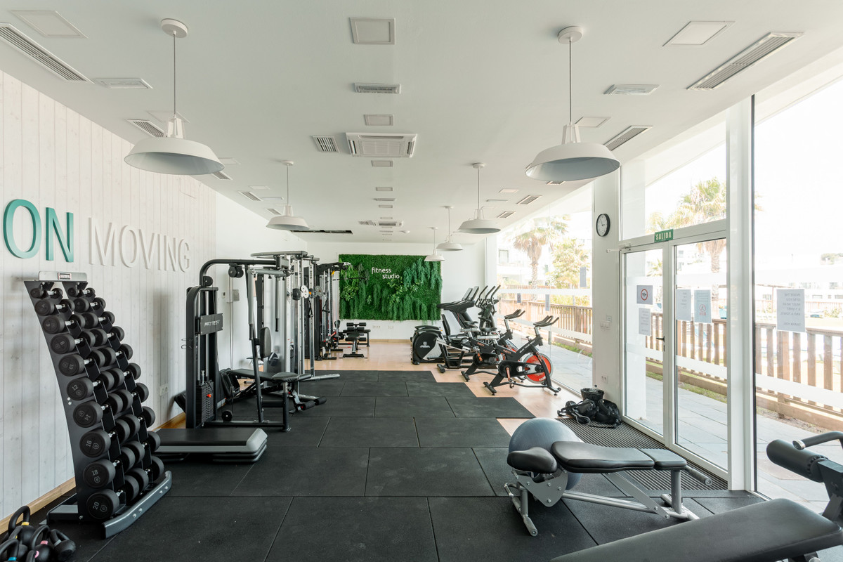 5a33bb469e6742f6cb649feea9f8b1c9 - 33