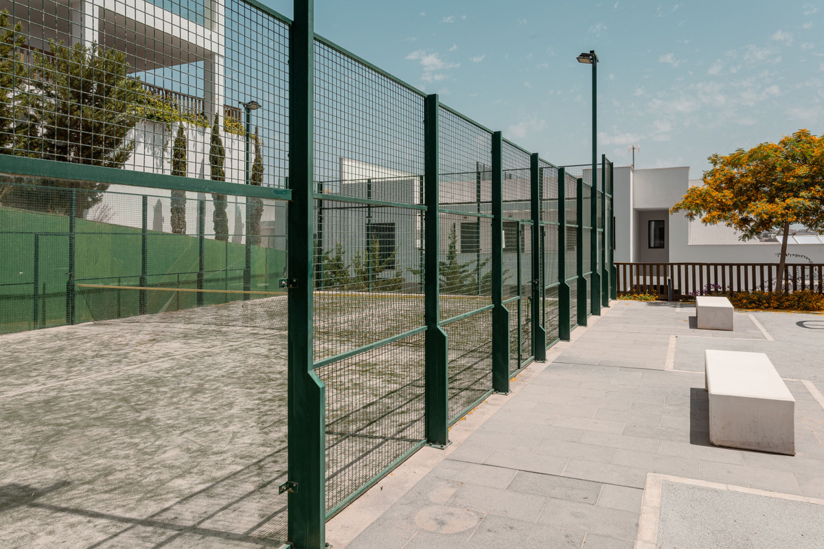 5a33bb469e6742f6cb649feea9f8b1c9 - 36