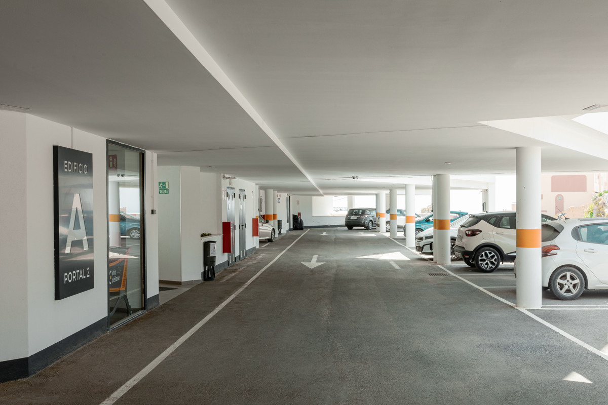 5a33bb469e6742f6cb649feea9f8b1c9 - 37