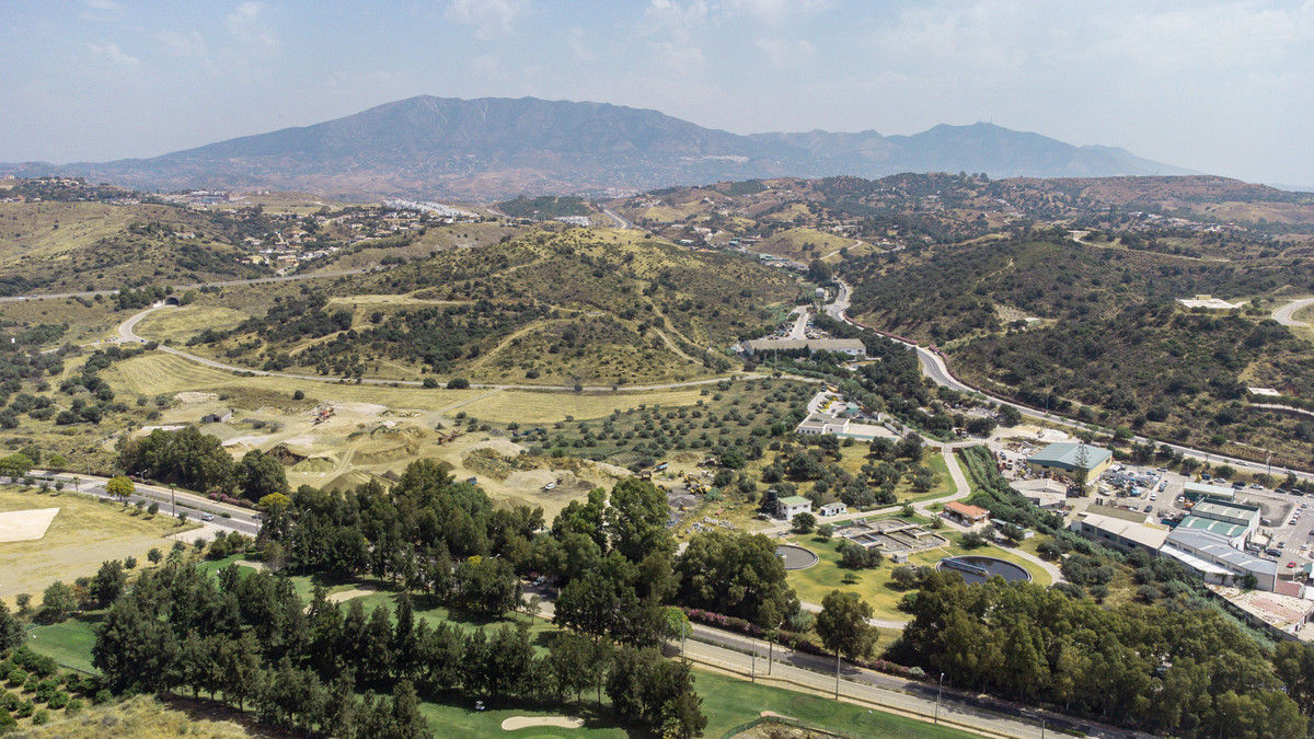 5a33bb469e6742f6cb649feea9f8b1c9 - 42