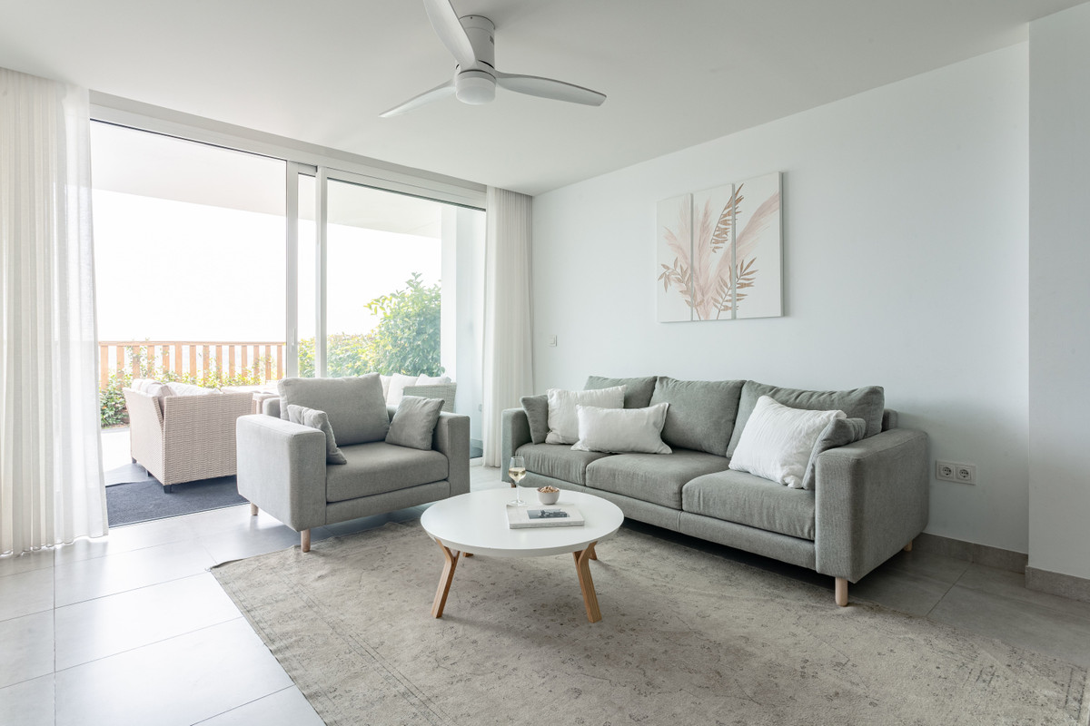 5a33bb469e6742f6cb649feea9f8b1c9 - 5