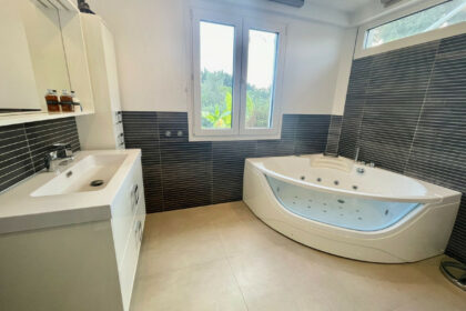 5ac7ae7eab3fb7aa272170f5a0b0d9e9 - 18