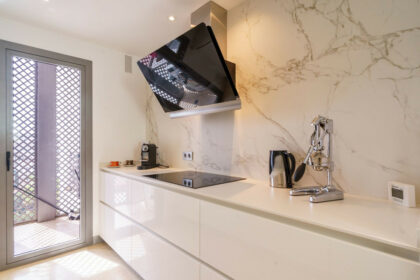 5b94ba3927679d31a7e225a2d89be69b - 11