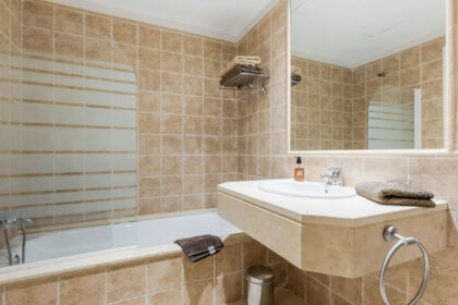 5c47fd399b7b4bb9e58be6a3fd686e57 - 25