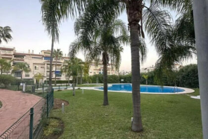 5c49ecc42ae72538d67129914061f180 - 15