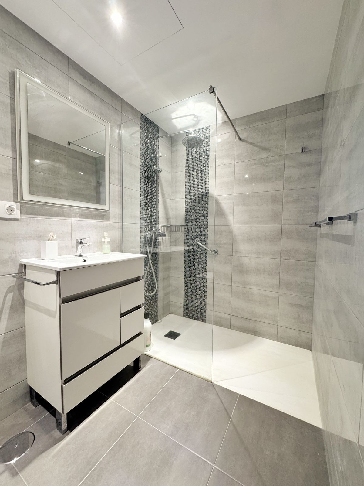 5d02502076e33dc22b94a62e058d3b5a - 11