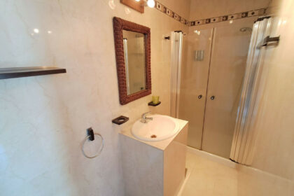 5d1cb0f3deeccc128da2907120c79ba4 - 12