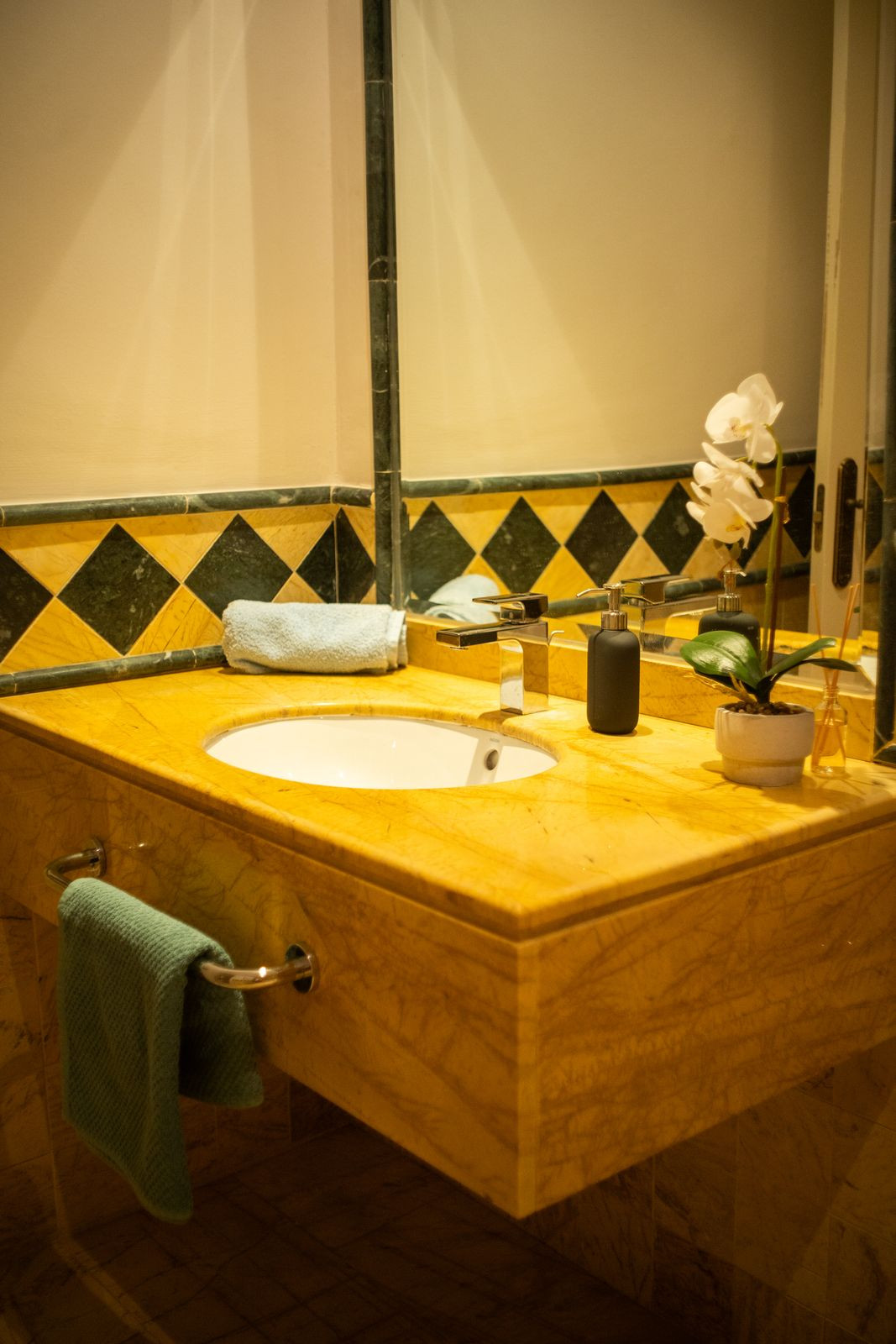 5e0935f24d6bfd2eb4b0575db7dc00b9 - 14