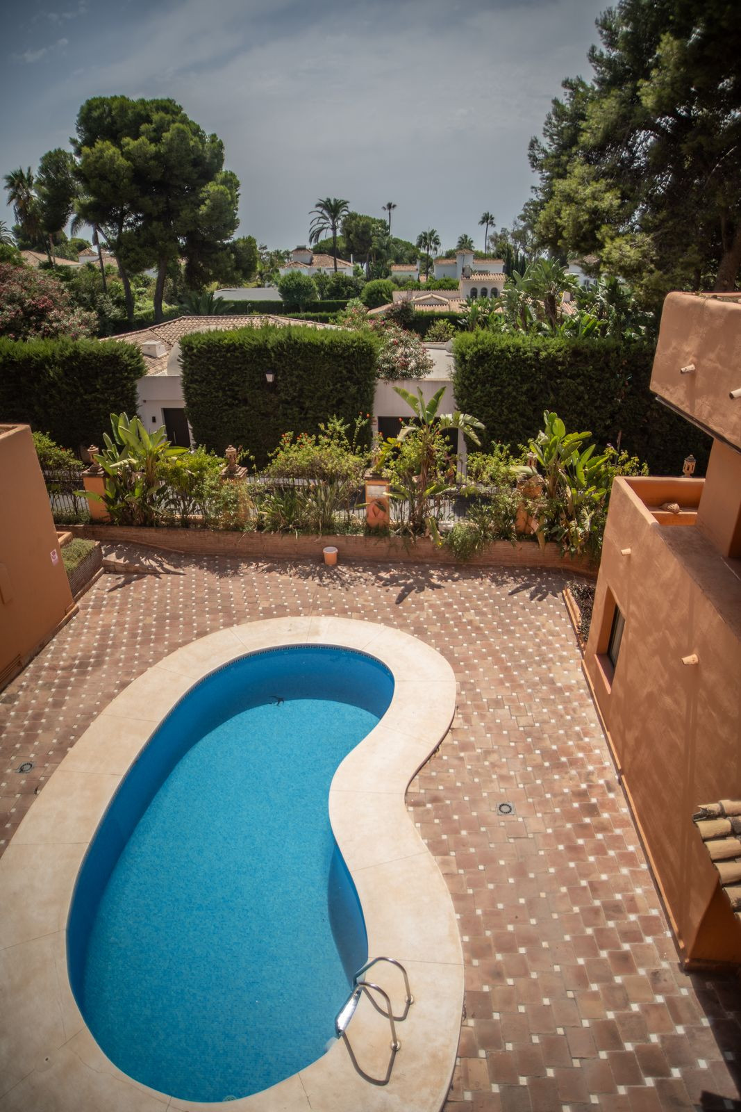 5e0935f24d6bfd2eb4b0575db7dc00b9 - 23