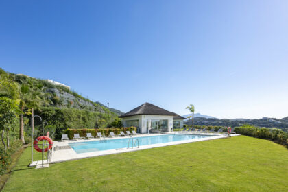 5e85f27a8033bcd4306599480986c589 - 41