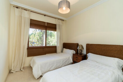 5e8b0a75d296ad86bc160465ca32e16d - 11