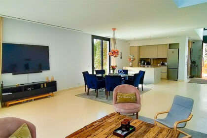 5eb1e08f26fcd71815f8f37c9c1b7249 - 16