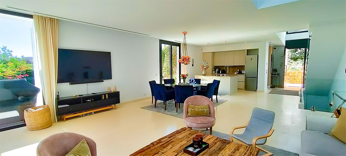 5eb1e08f26fcd71815f8f37c9c1b7249 - 16