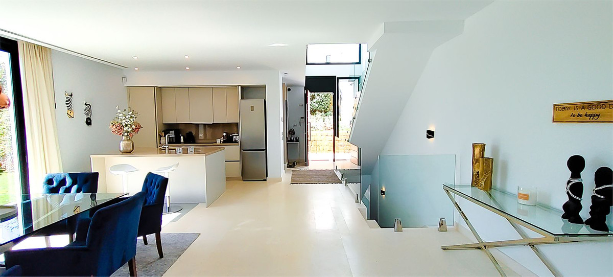 5eb1e08f26fcd71815f8f37c9c1b7249 - 17